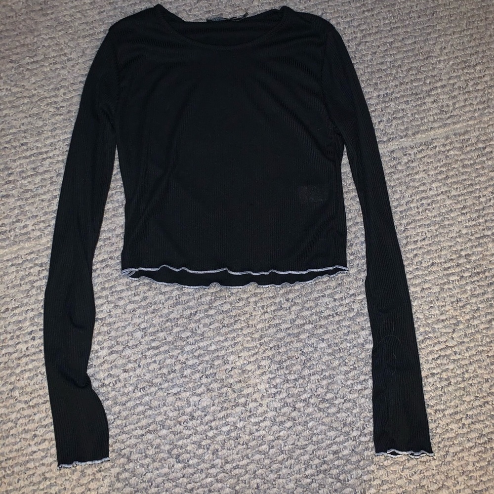 Pretty little thing cropped black